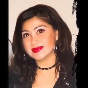 Meet your Posher, Cynthia